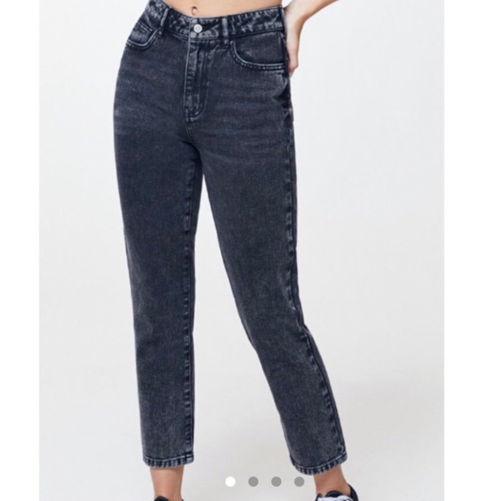 Pacsun Beverly wash mom jeans - Picture 2 of 4